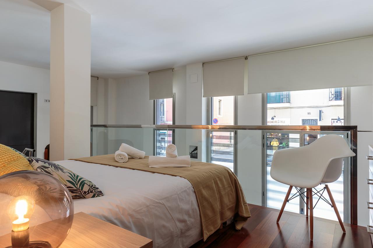 Ferienwohnung Modern And Trendy Duplex Next To Paseo De Gracia Barcelona Exterior foto